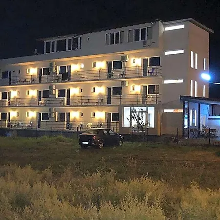 Hotel Autentic Boutikue 3*